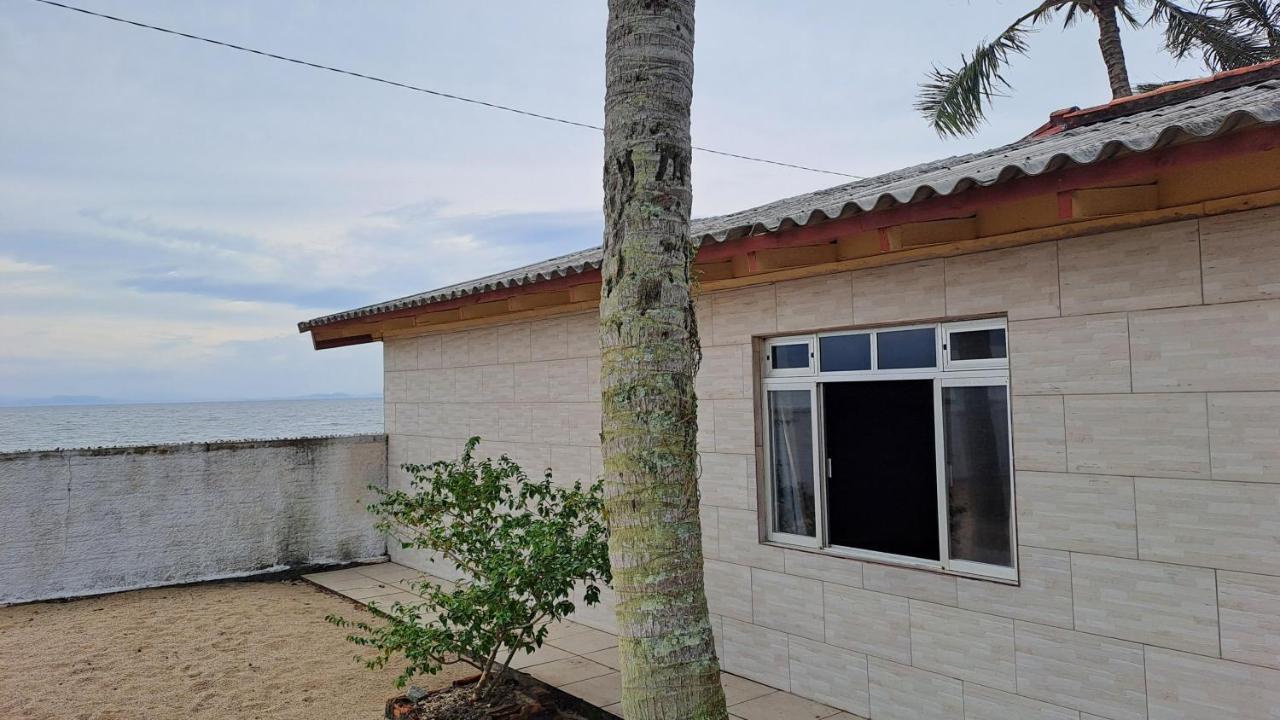 Holiday home Casa Na Frente Do Mar, Pe Na Areia Florianopolis