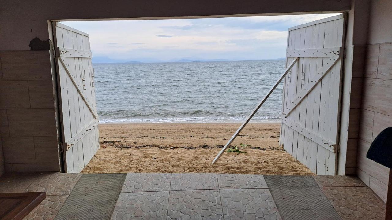 Casa Na Frente Do Mar, Pe Na Areia