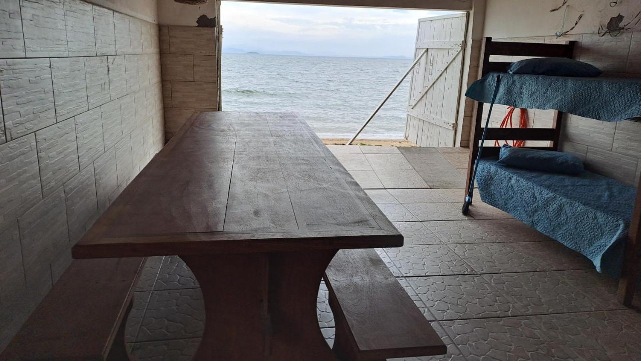 Holiday home Casa Na Frente Do Mar, Pe Na Areia Florianopolis